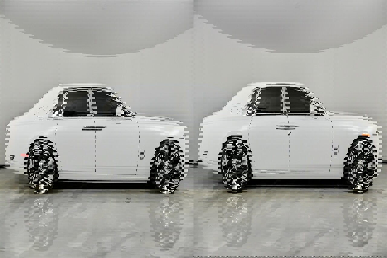 Used 2018 Rolls-Royce Phantom Sedan image 14