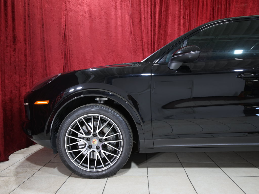 Used 2019 Porsche Cayenne S AWD/4WD image 4