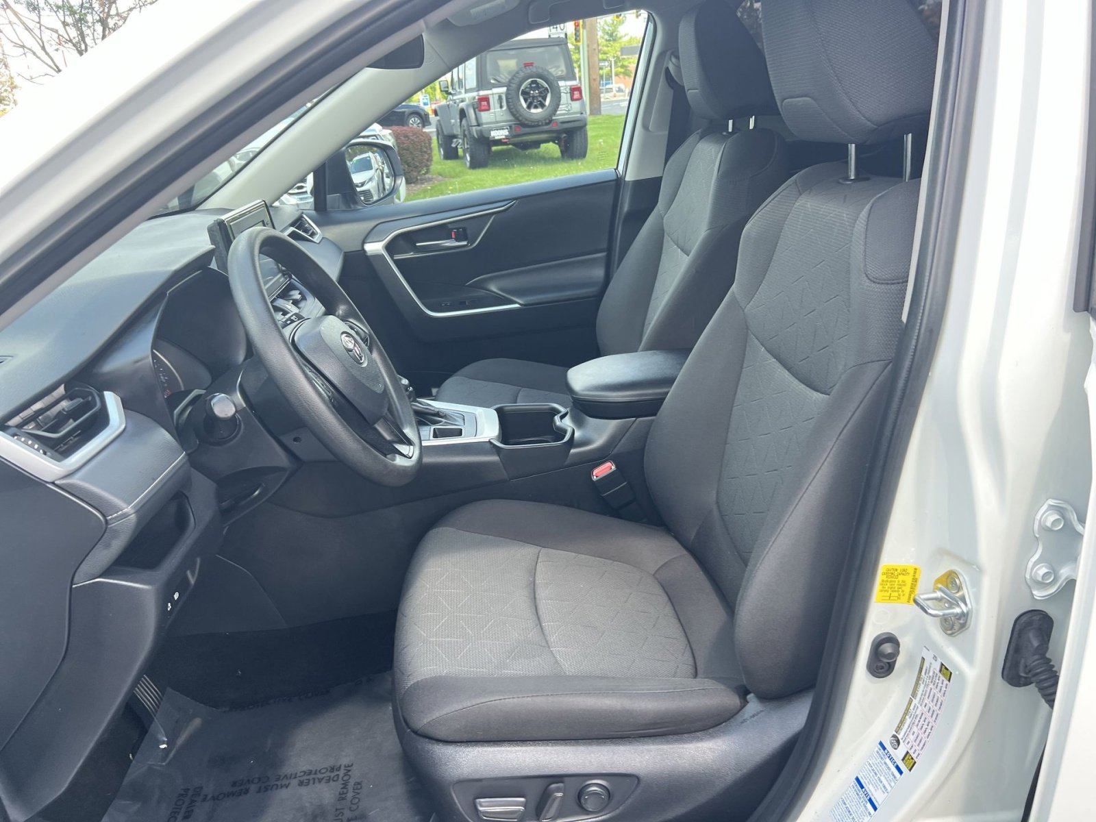 Used 2022 Toyota RAV4 XLE AWD/4WD image 21