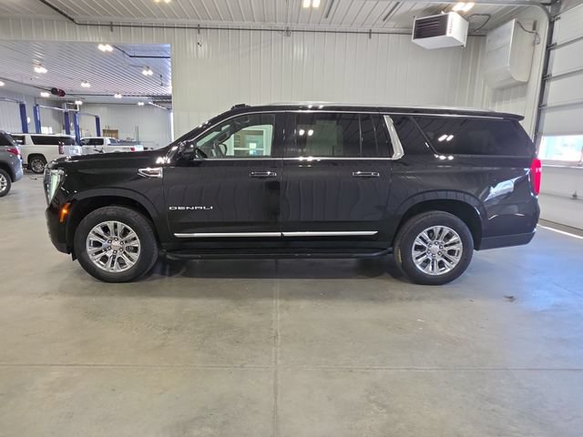 Used 2025 GMC Yukon XL Denali AWD/4WD image 5