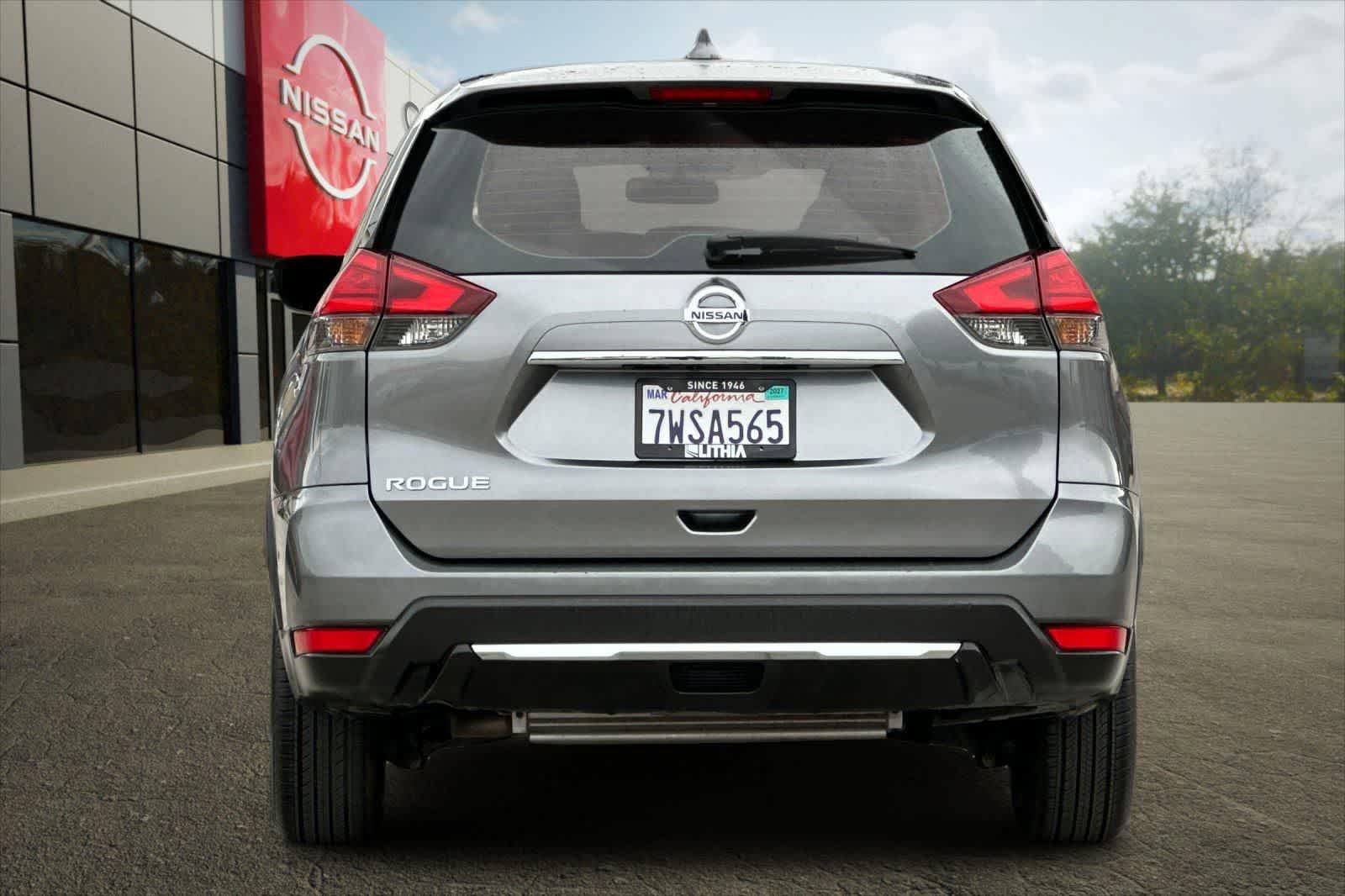 Used 2017 Nissan Rogue S FWD image 8