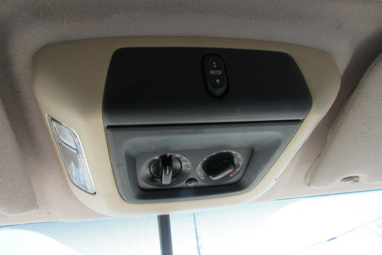 Used 2003 Ford Expedition Eddie Bauer image 46