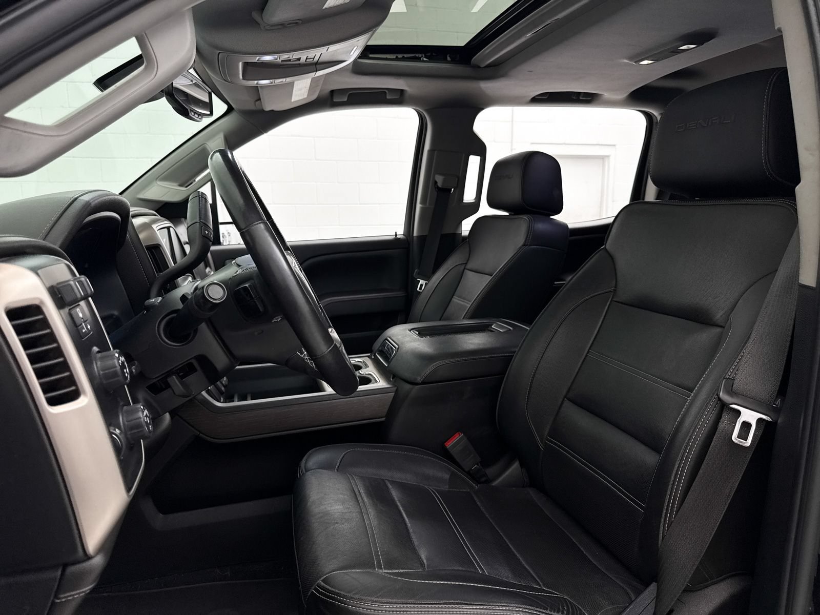 Used 2019 GMC Sierra 2500 Denali AWD/4WD image 18