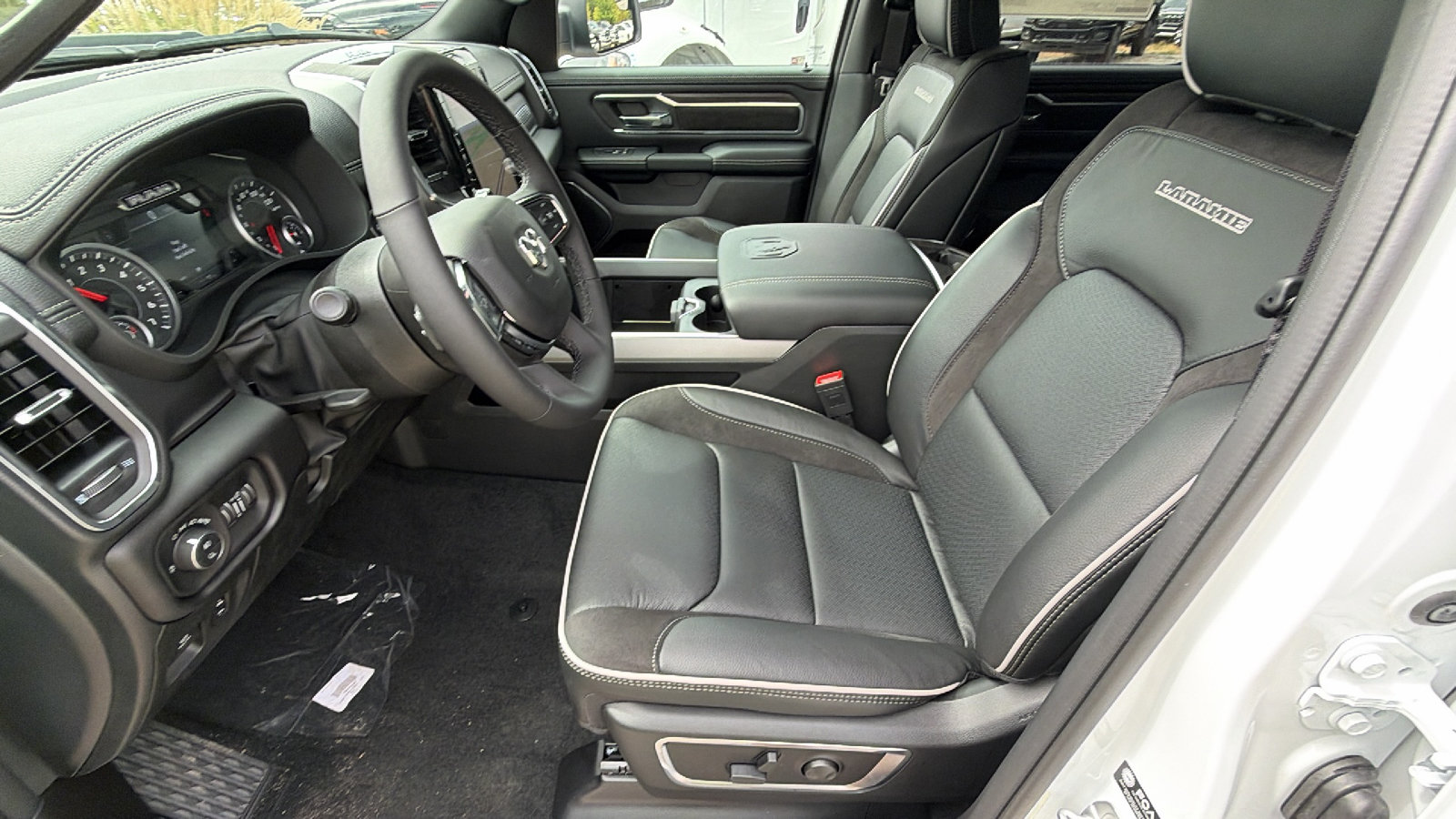 New 2027 RAM 1500 Laramie AWD/4WD image 16