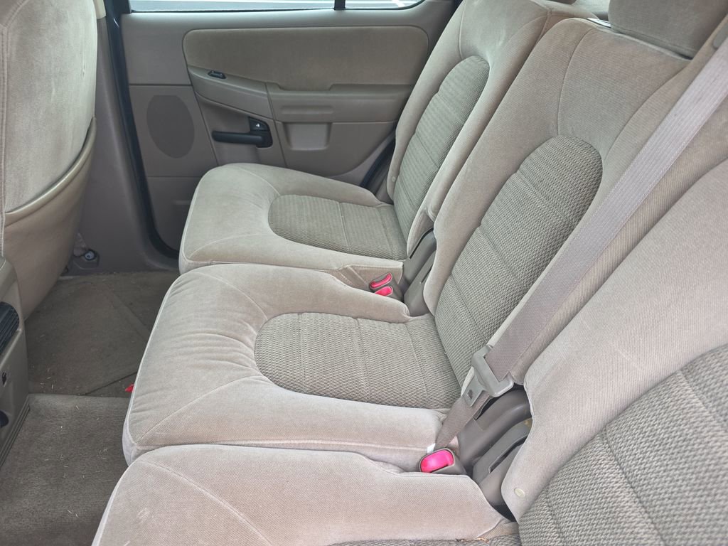 Used 2005 Ford Explorer XLT RWD image 16
