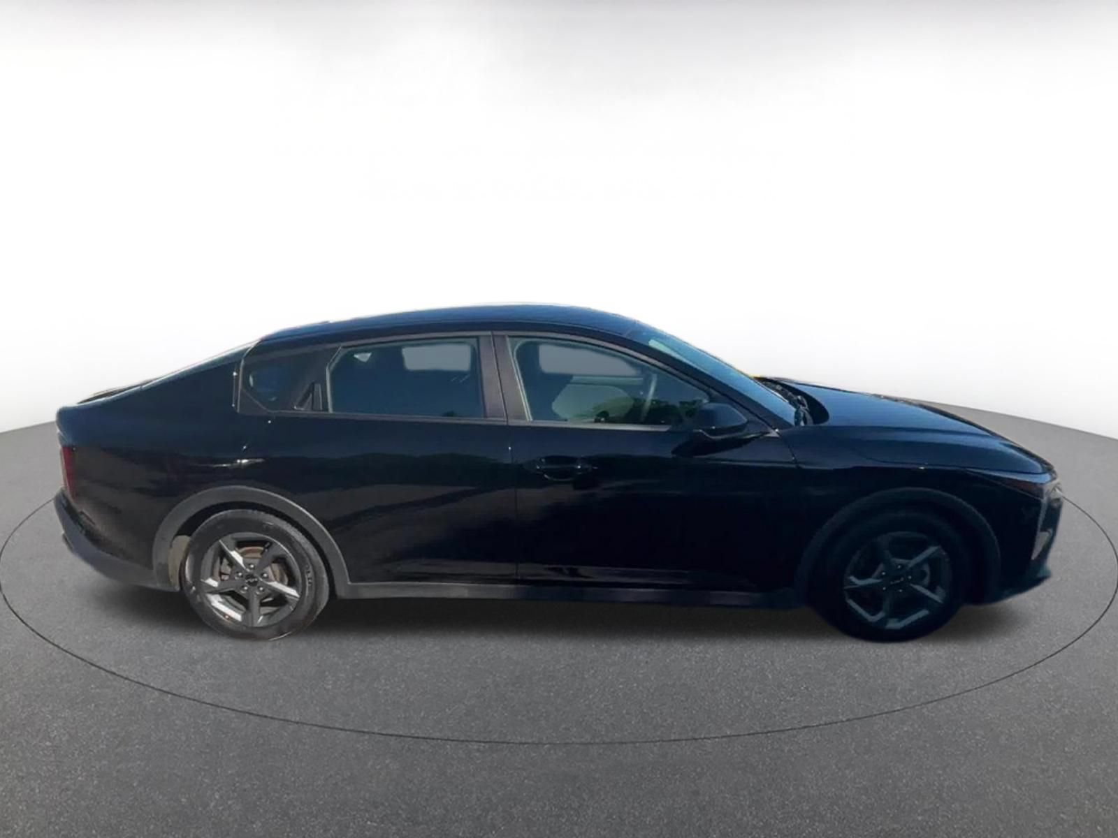 Used 2025 Kia K4 FWD image 16