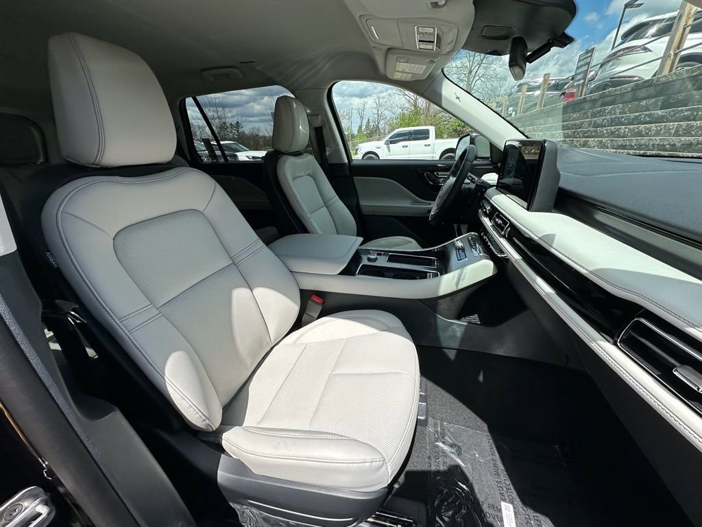 New 2026 Lincoln Aviator AWD image 20