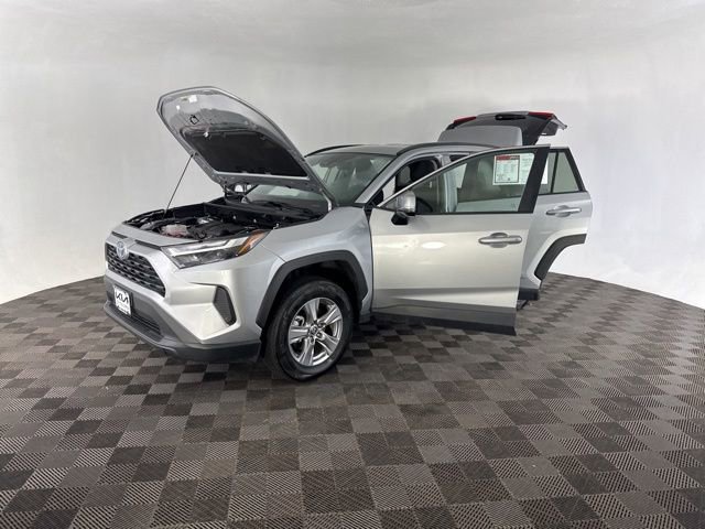 Used 2024 Toyota RAV4 XLE image 12