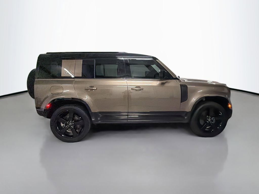 Used 2024 Land Rover Defender 110 X-Dynamic SE AWD/4WD image 8
