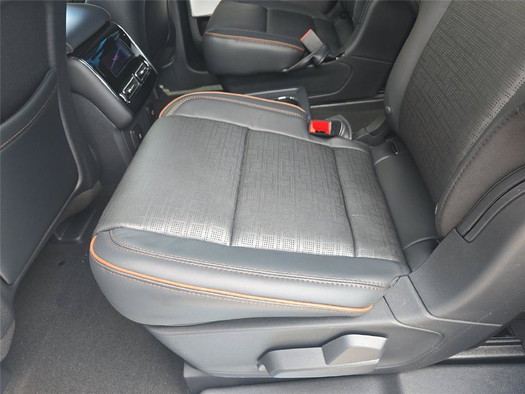 New 2026 Lincoln Aviator Black Label w/ Black Label Special Edition AWD/4WD image 12