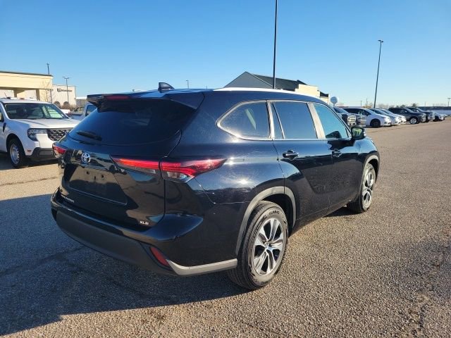 Used 2024 Toyota Highlander XLE image 23