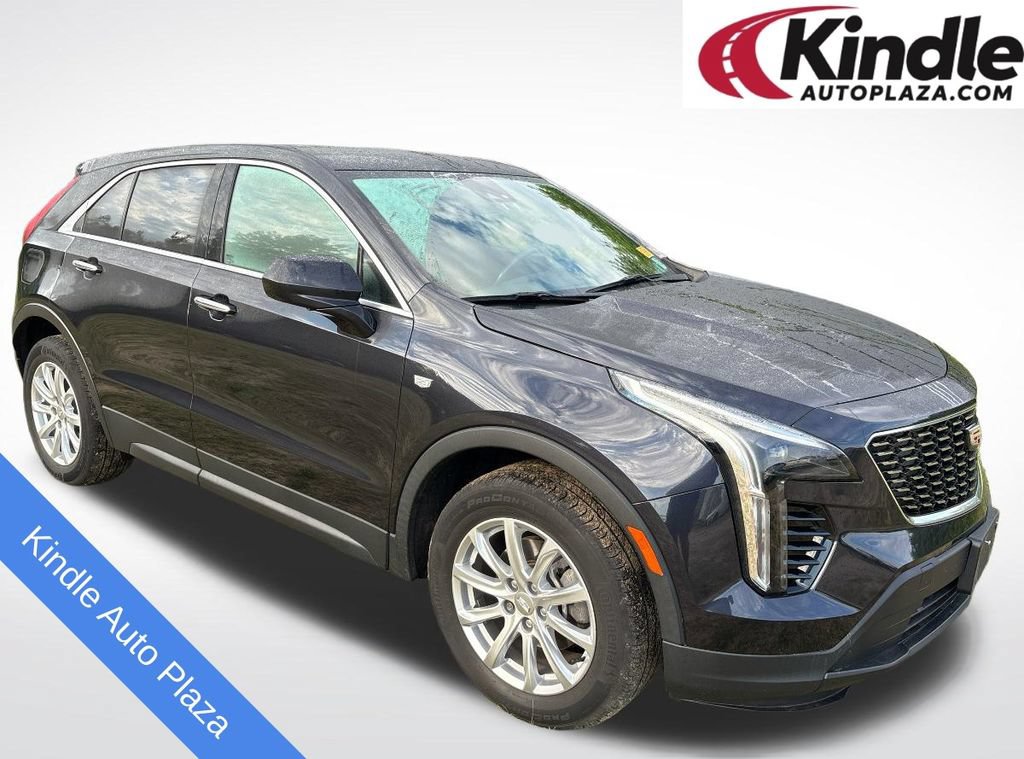 Used 2023 Cadillac XT4 Luxury w/ Cold Weather Package FWD image 1