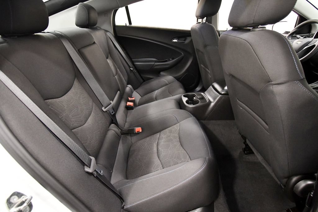 Used 2018 Chevrolet Volt LT FWD image 16