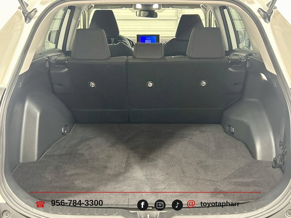 Used 2025 Toyota RAV4 LE AWD/4WD image 23