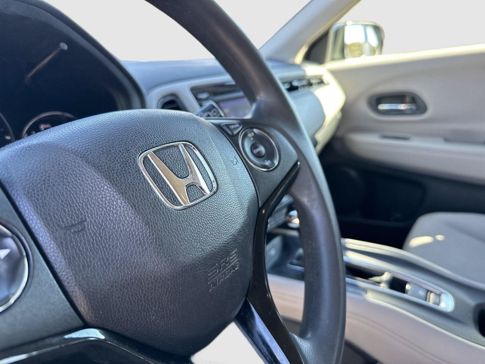 Used 2017 Honda HR-V LX image 38