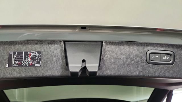 New 2026 Volvo XC90 B6 Plus w/ Protection Package Premier AWD/4WD image 44