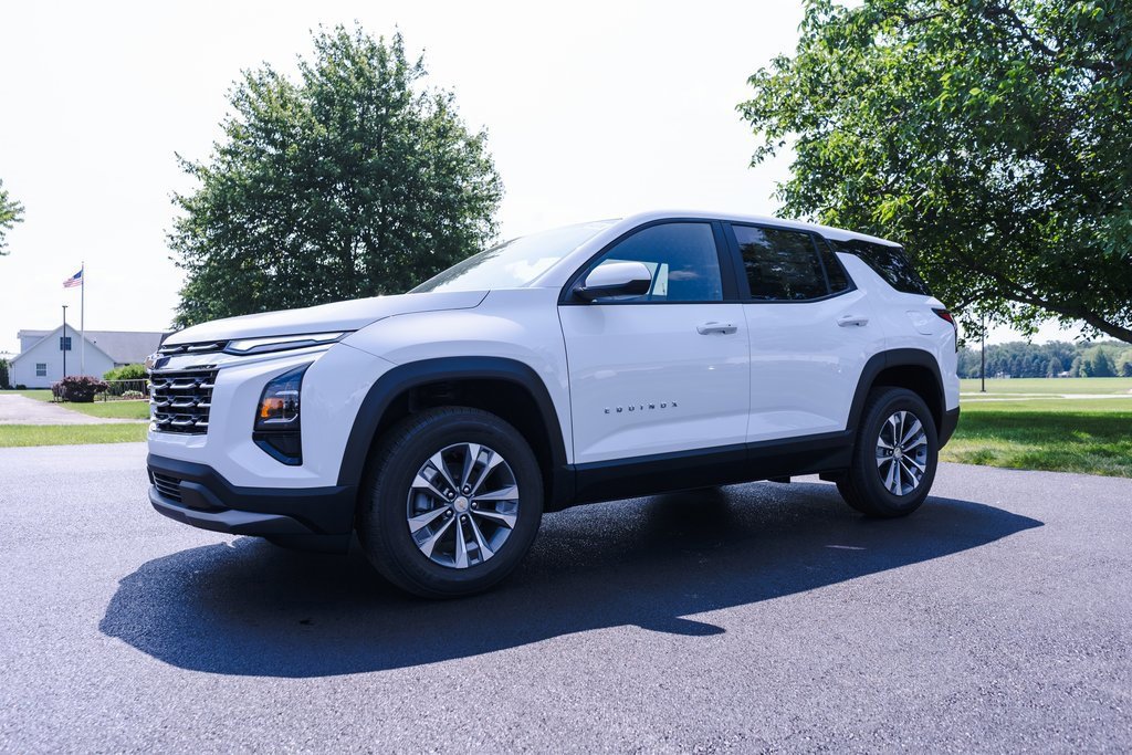 New 2026 Chevrolet Equinox LT w/ Convenience Package II image 3