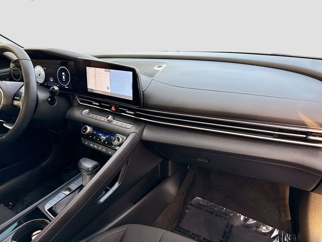 Used 2023 Hyundai Elantra SEL w/ Convenience Package image 28