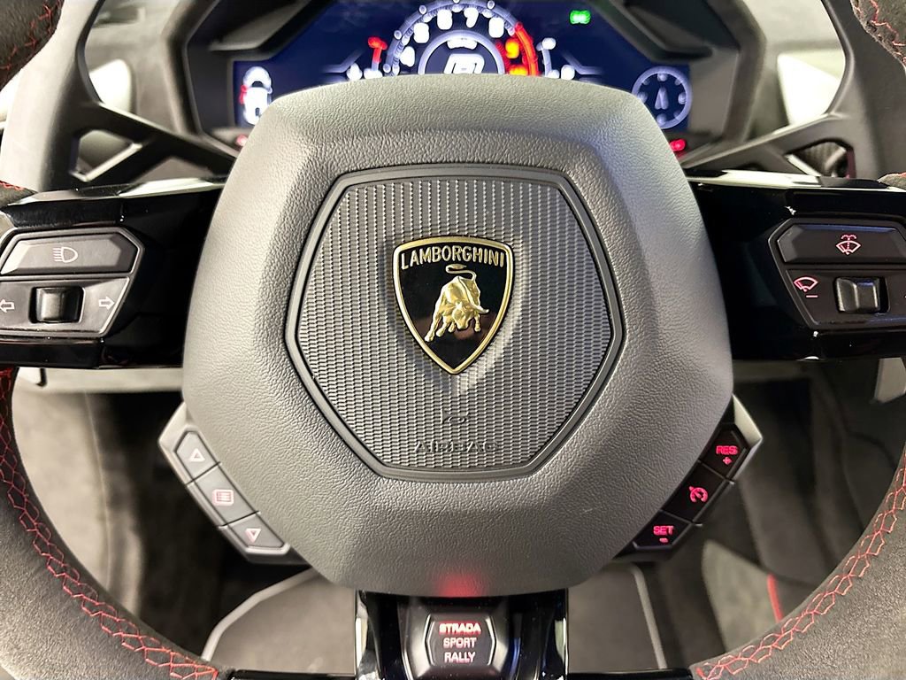 Used 2023 Lamborghini Huracan Sterrato image 18