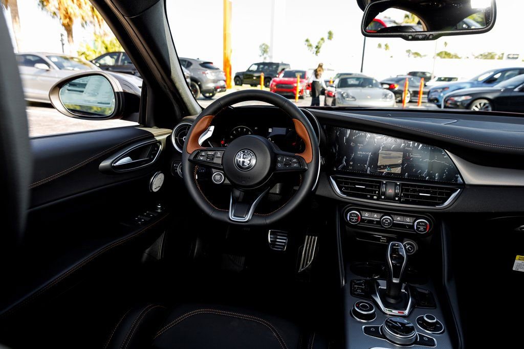 New 2025 Alfa Romeo Giulia w/ Driving Assist Package RWD image 34