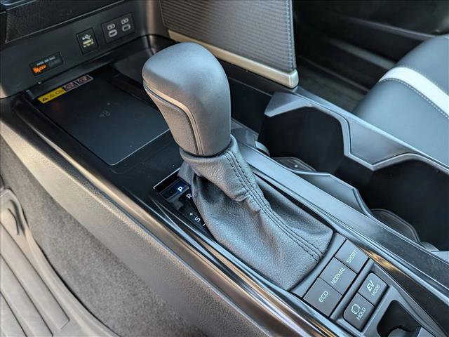 Used 2026 Toyota Camry SE w/ Convenience Package FWD image 12