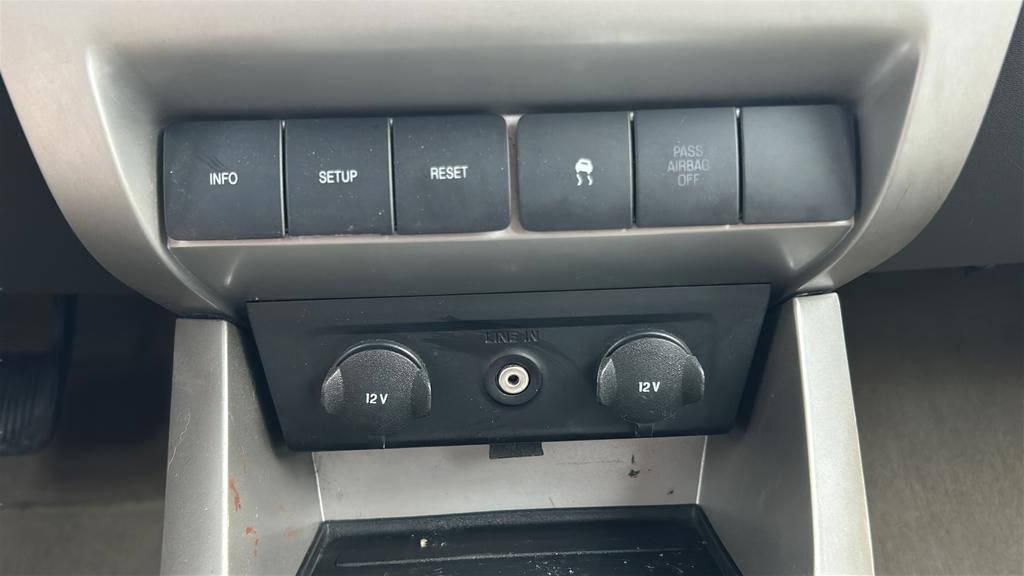 Used 2010 Ford Focus SE image 29