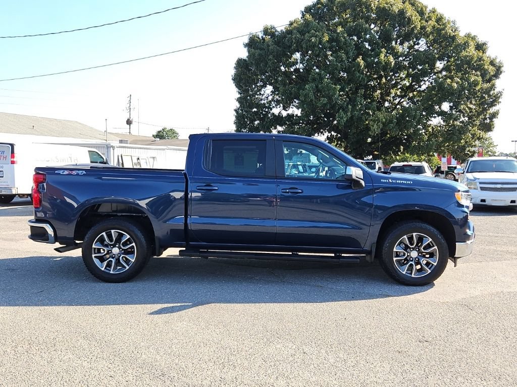 Used 2023 Chevrolet Silverado 1500 LT AWD/4WD image 8