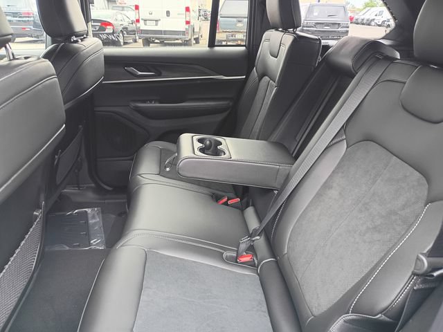 New 2026 Jeep Grand Cherokee Altitude AWD/4WD image 20