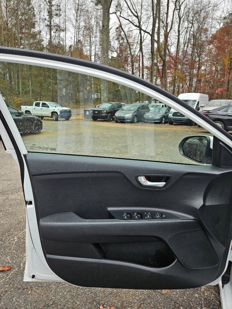 Used 2021 Kia Rio LX image 14