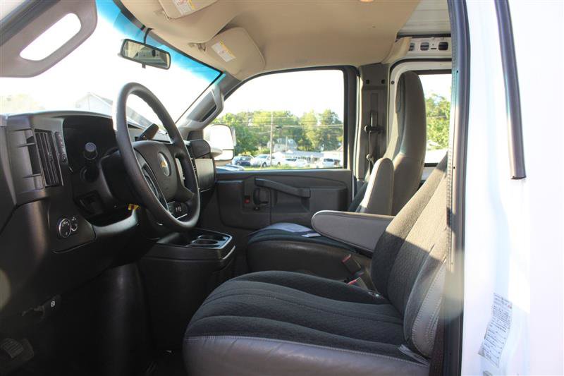 Used 2022 Chevrolet Express 2500 w/ Driver Convenience Package image 8