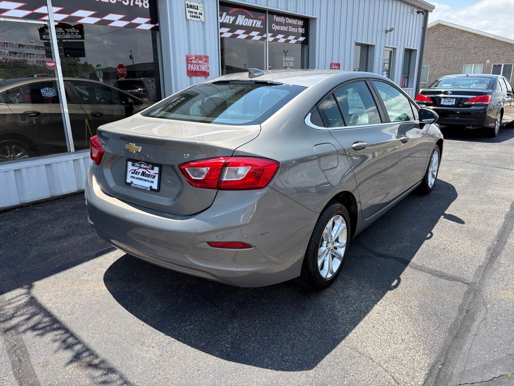 Used 2019 Chevrolet Cruze LT w/ Convenience Package FWD image 3