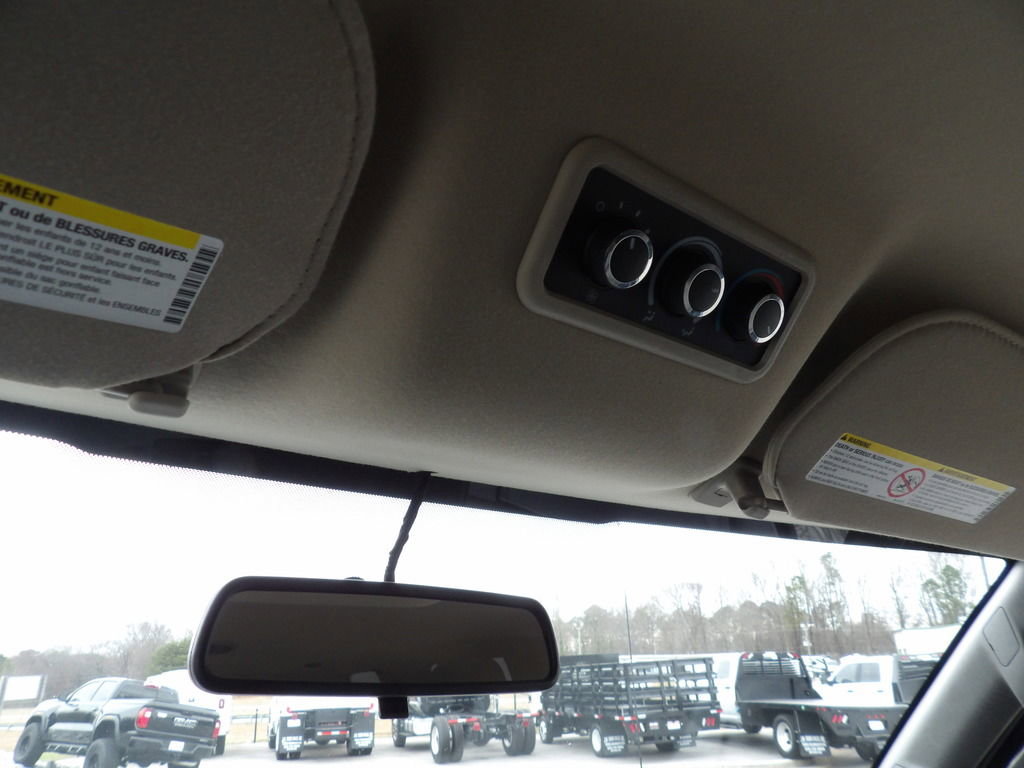 Used 2020 Chevrolet Express 3500 LS image 23