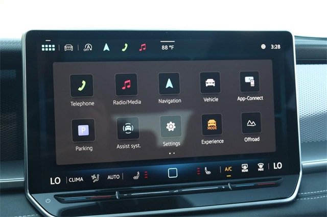 New 2025 Volkswagen Tiguan SE image 13