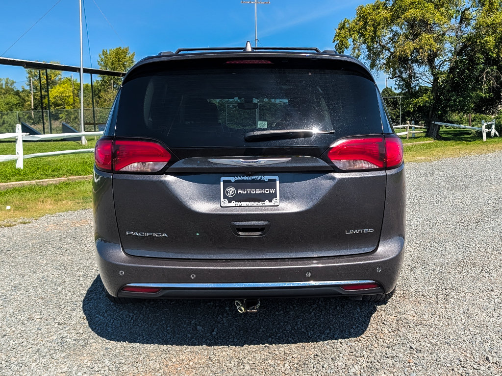 Used 2020 Chrysler Pacifica Limited FWD image 6
