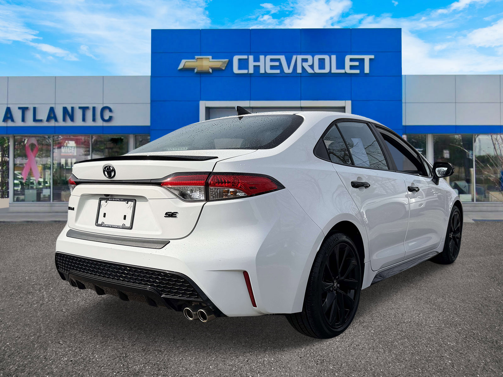 Used 2021 Toyota Corolla SE w/ Carpet Mat Package (TMS) image 4