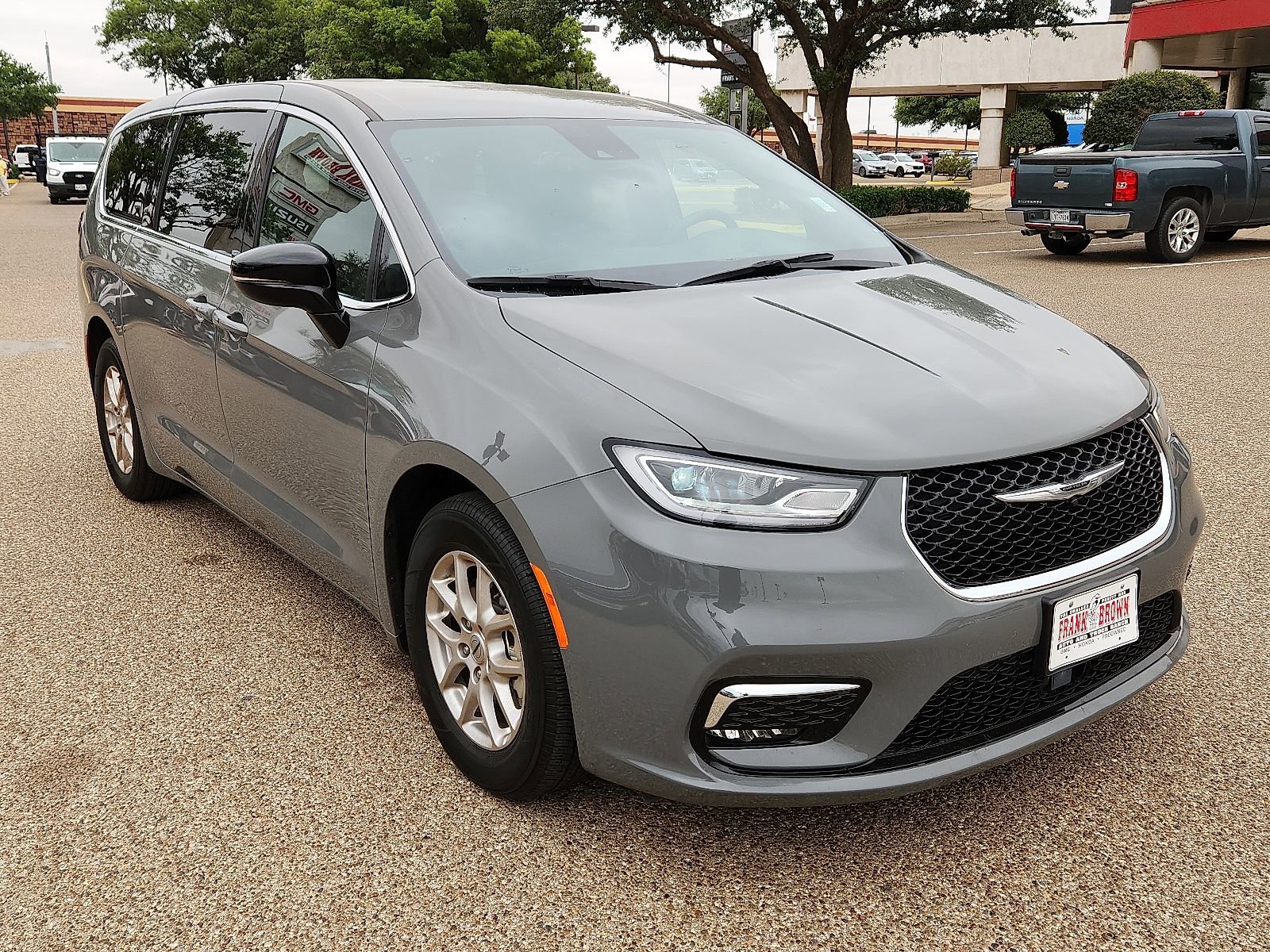 Used 2025 Chrysler Pacifica Select FWD image 6