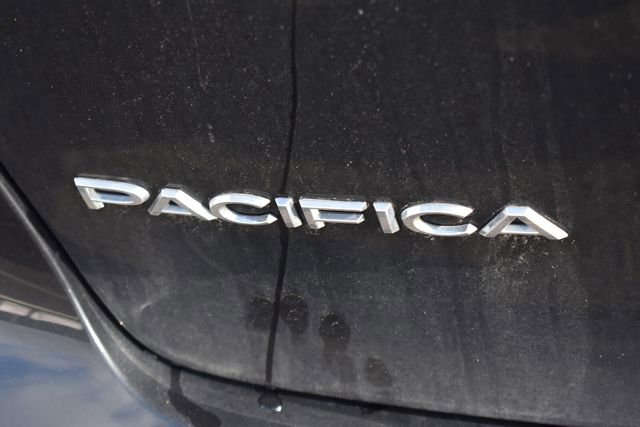 Used 2018 Chrysler Pacifica Touring-L Plus image 12