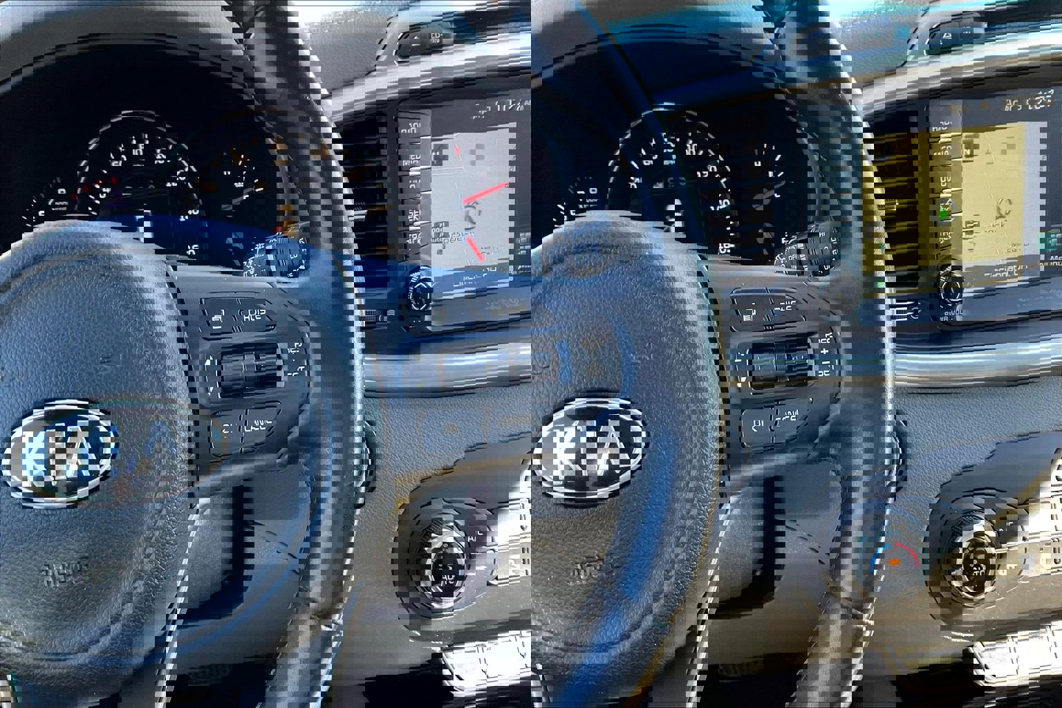 Used 2016 Kia Sorento SX image 12