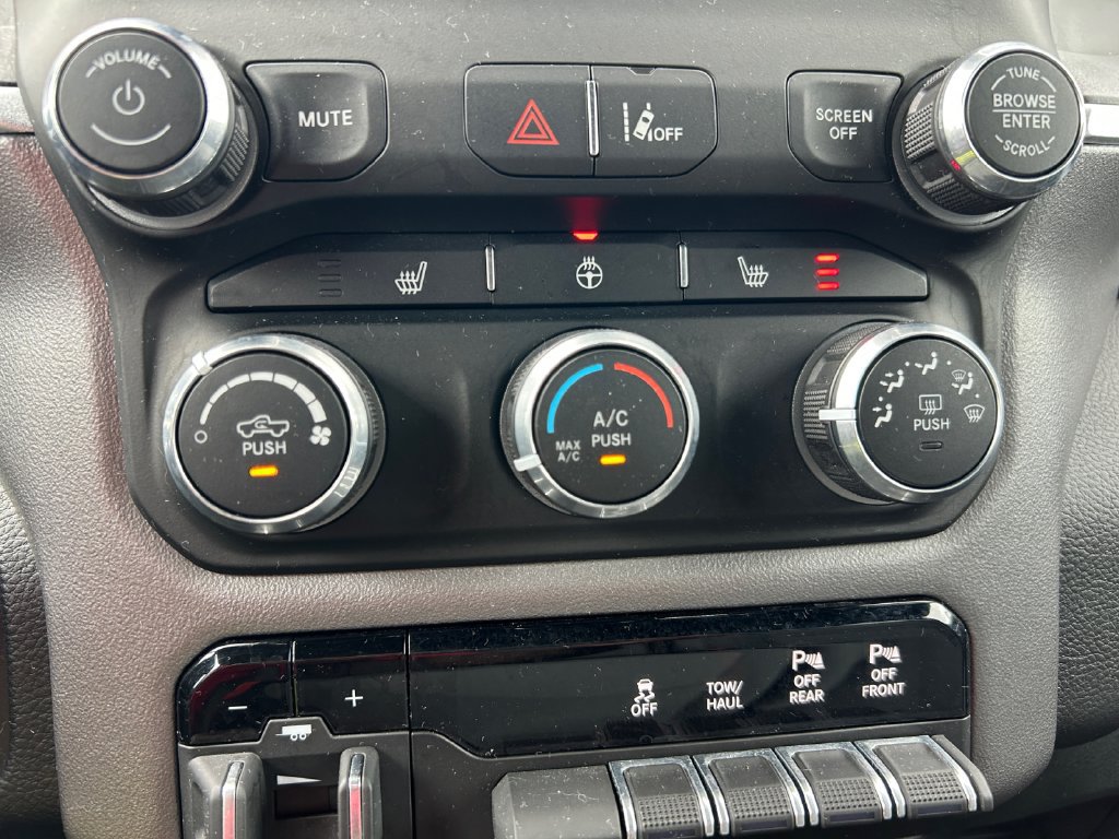 Used 2023 RAM 1500 Big Horn AWD/4WD image 30