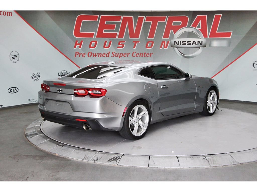 Used 2023 Chevrolet Camaro LT RWD image 4