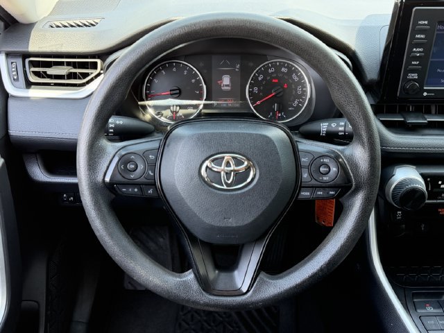 Used 2021 Toyota RAV4 LE FWD image 12