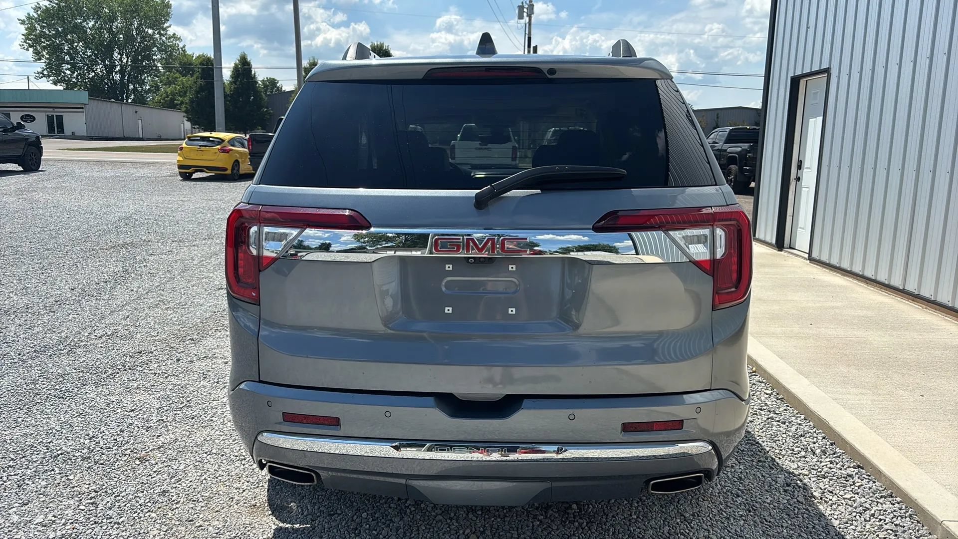 Used 2021 GMC Acadia Denali w/ Denali Ultimate Package AWD/4WD image 4