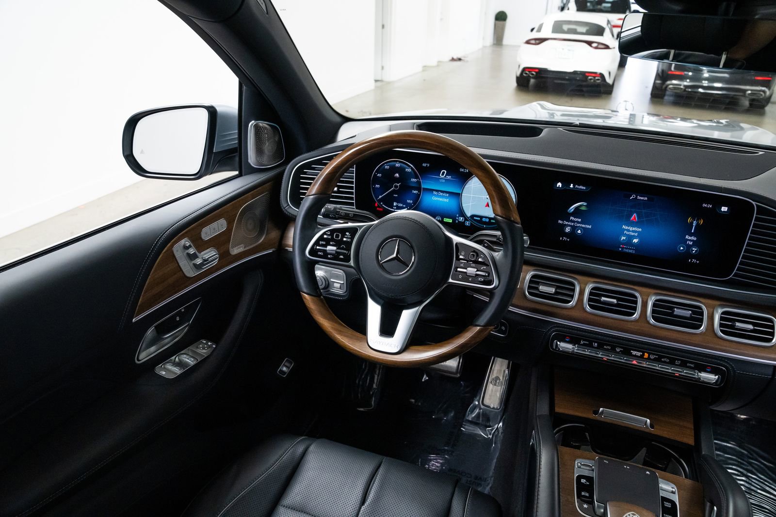 Used 2022 Mercedes-Benz Maybach GLS 600 4MATIC image 11