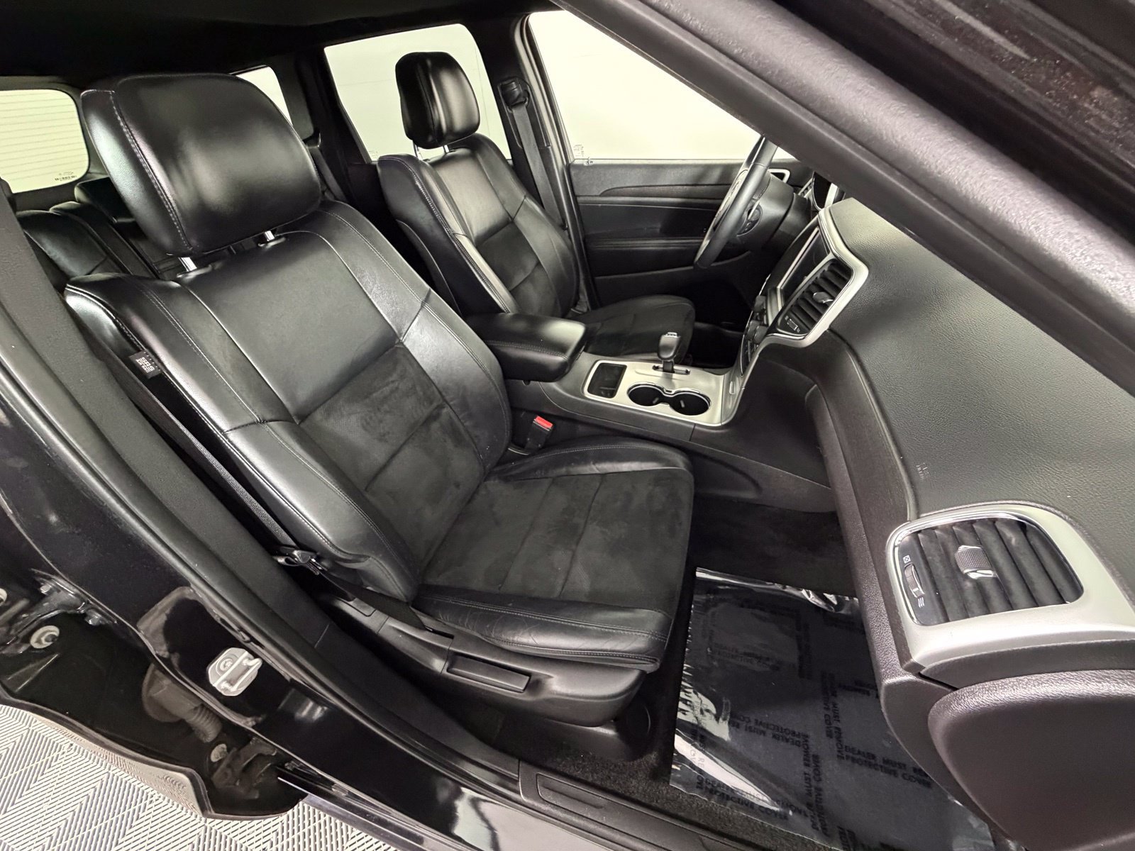 Used 2015 Jeep Grand Cherokee Altitude AWD/4WD image 10