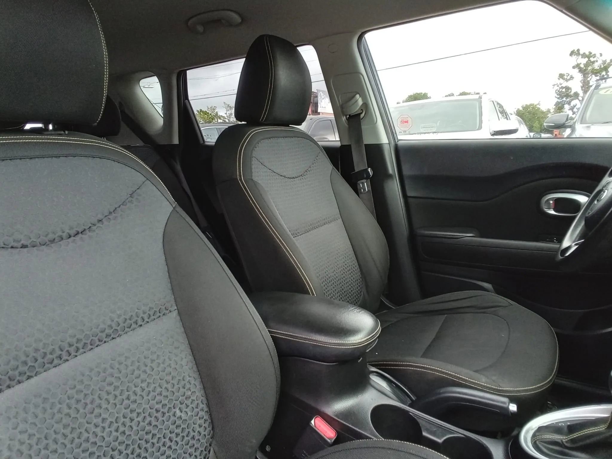 Used 2014 Kia Soul + image 12