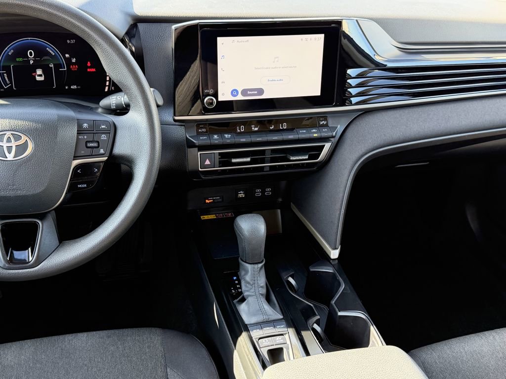 Used 2025 Toyota Camry LE FWD image 17