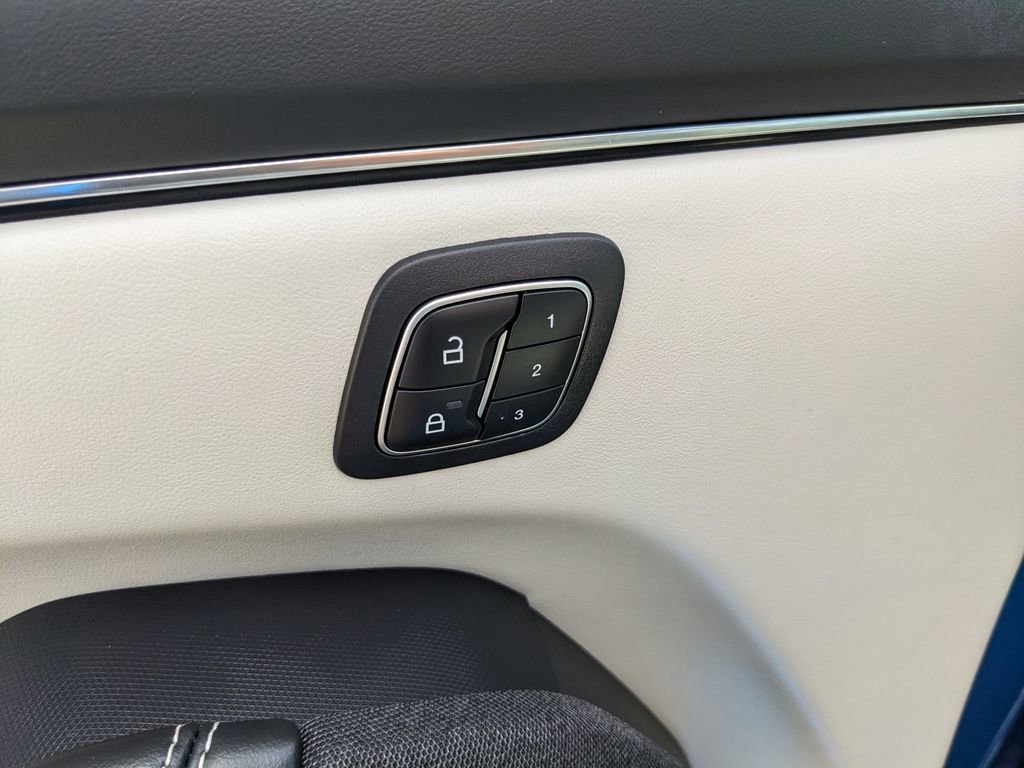 Used 2025 Ford Mustang Mach-E Premium image 20