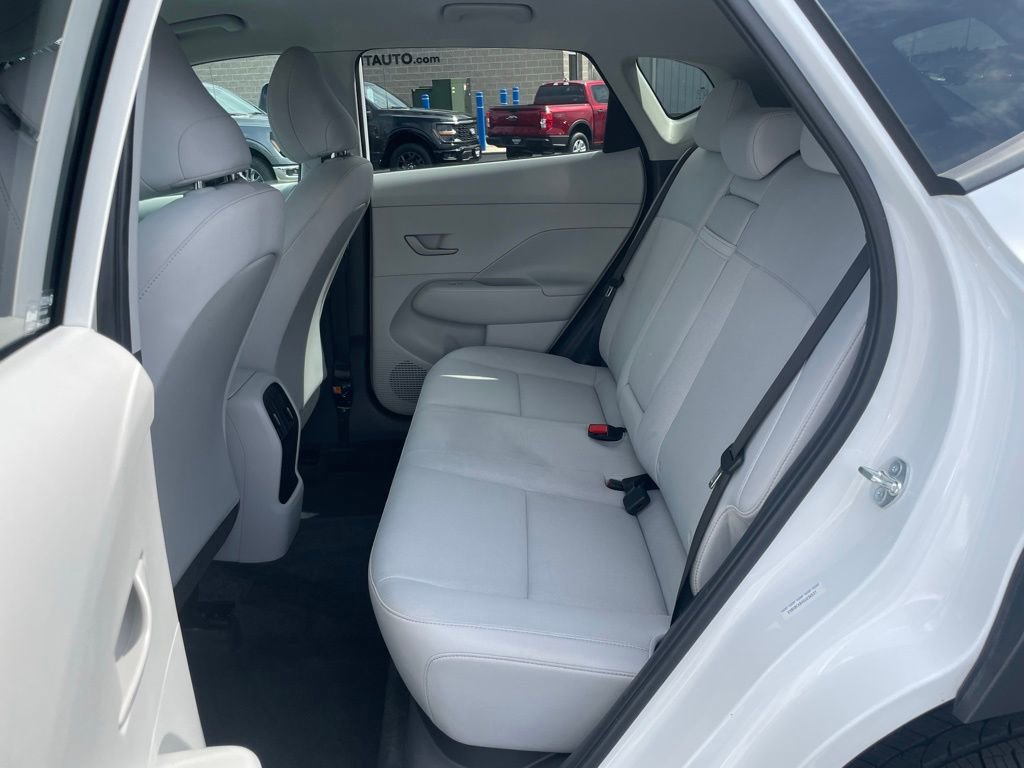 Used 2025 Hyundai Kona SEL image 8