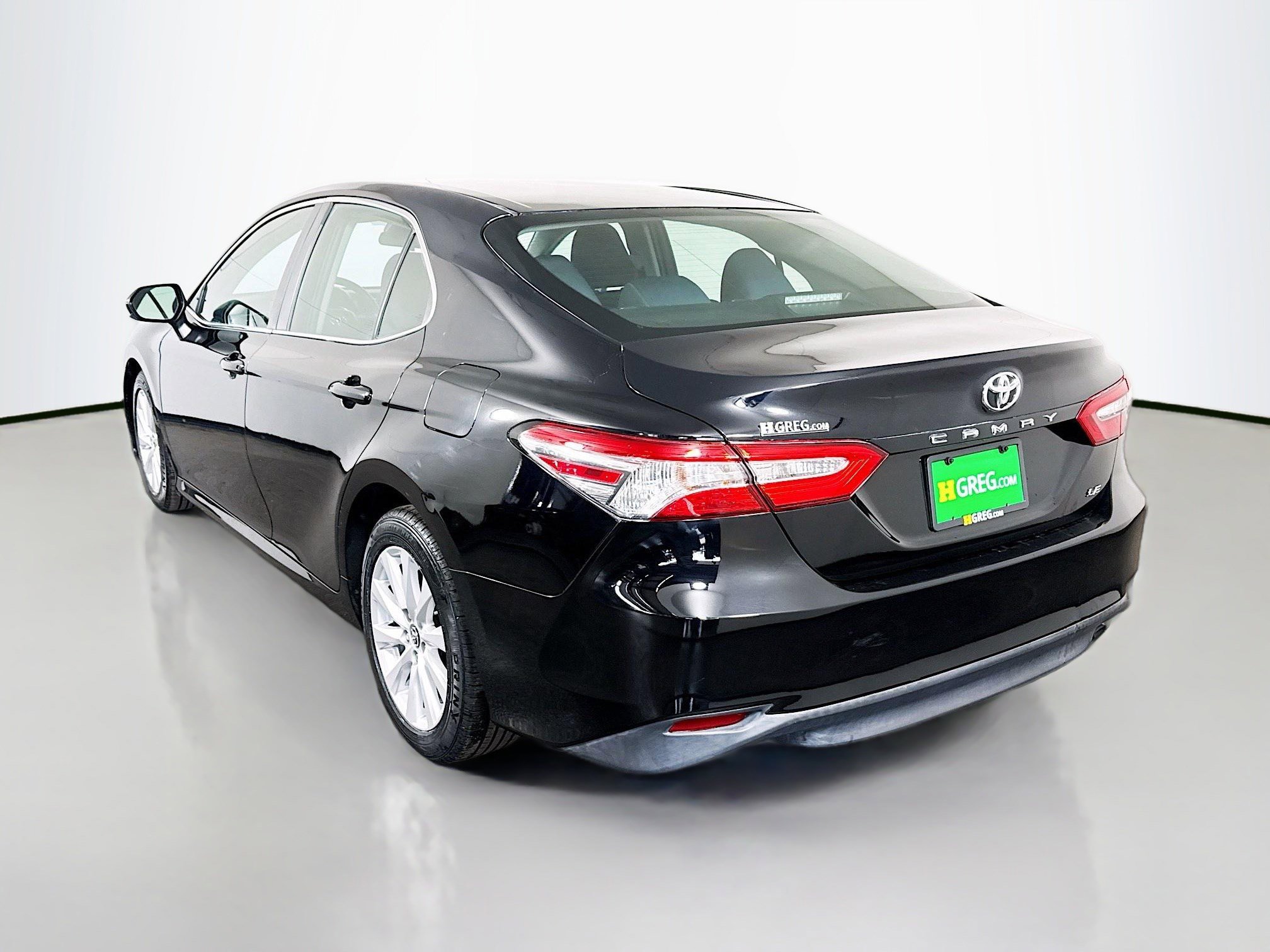 Used 2018 Toyota Camry LE image 7
