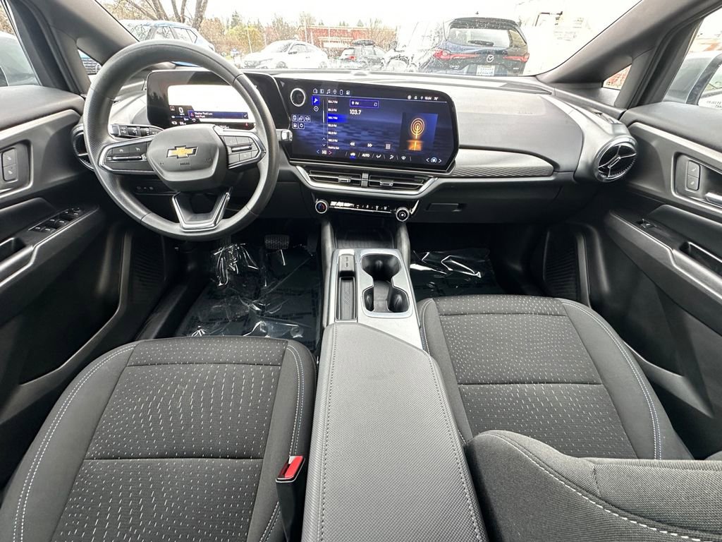 Used 2025 Chevrolet Equinox EV LT image 24